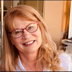 Meet your Posher, Denise